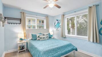 3 bedrooms, desk, iron/ironing board, travel crib