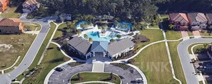 Exterior - Gemstone Mansion 14 Bed Rooms. w/ Pool and lake new 30 guests (kissimmee)