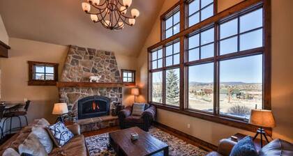 Barnwood Beauty- Luxury Familiy & Pet Friendly Granby Mountain Retreat