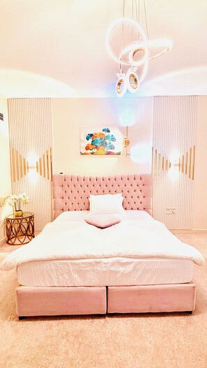 1 slaapkamer, een strijkplank/strijkijzer, wifi, beddengoed