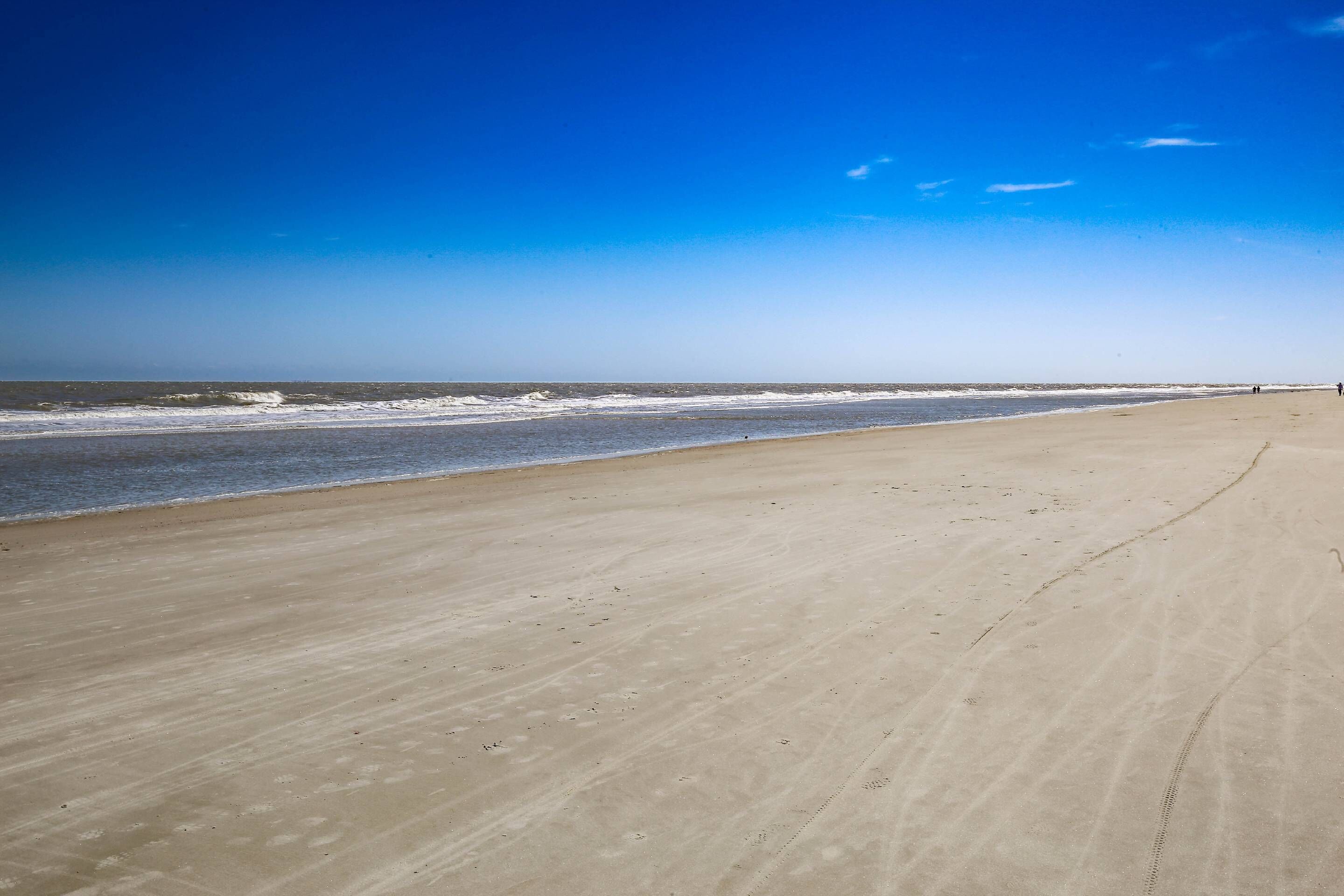 The Aurora is just a 20 minute walk or 5 minute bike ride away from the beach.