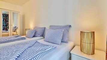 2 camere, una scrivania, Wi-Fi, lenzuola