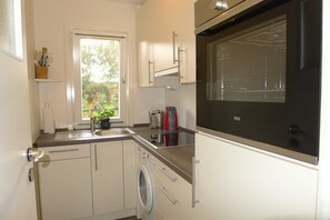 Fridge, oven, dishwasher