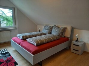 3 bedrooms, desk, WiFi, bed sheets - Ferienwohnung Mossauer Höhe (Mossautal)