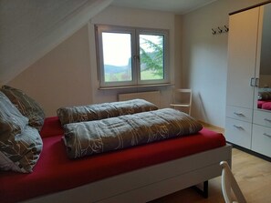 3 bedrooms, desk, WiFi, bed sheets - Ferienwohnung Mossauer Höhe (Mossautal)