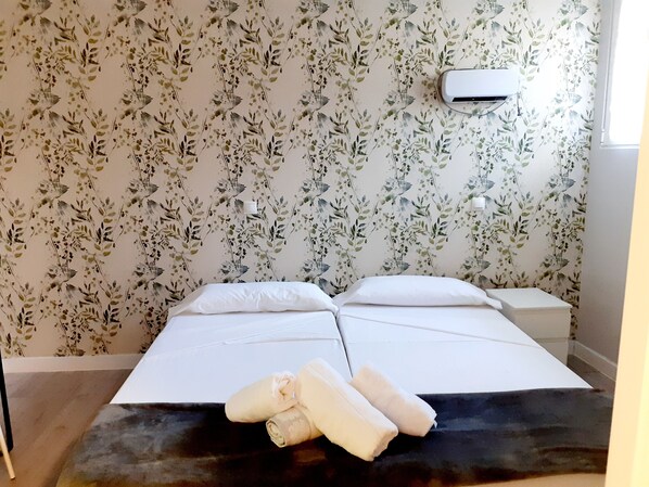 2 chambres, fer et planche à repasser, Wi-Fi gratuit, draps fournis