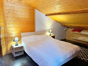 3 bedrooms, iron/ironing board, free WiFi