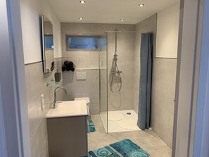 Hair dryer, towels, toilet paper - Feienwohnung Susanna (Brilon)