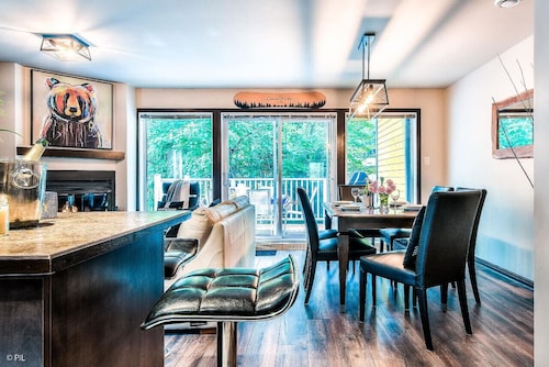 Townhouse with Free Shuttle to Tremblant Resort