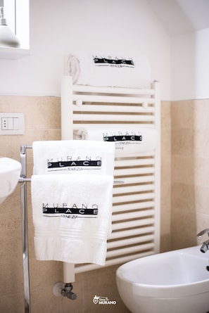 Shower, hair dryer, bidet, towels - With outdoor terrace for family and friends (Venezia)