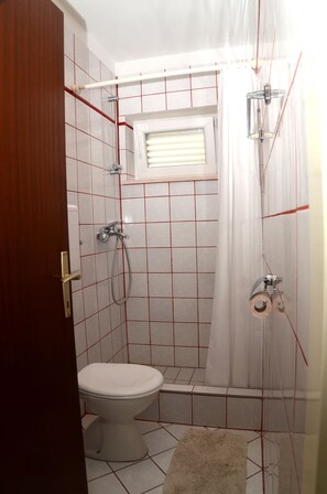 Ensemble baignoire-douche