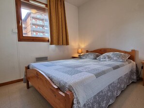 3 camere
