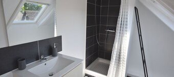Joli F2, Refait à Neuf, Tout Équipé