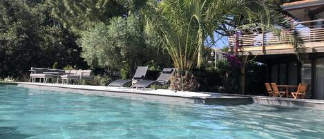 Piscine extérieure, piscine chauffée