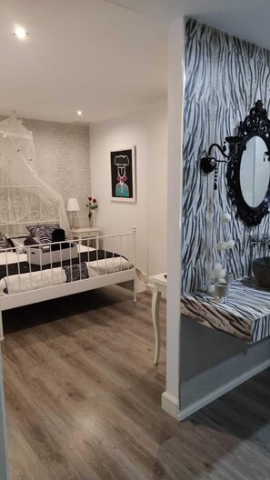 3 slaapkamers, een strijkplank/strijkijzer, gratis wifi, beddengoed