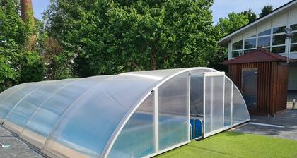 B - Fafa Home Hof with Pool