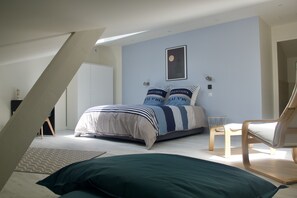 2 bedrooms, iron/ironing board, travel cot, free WiFi