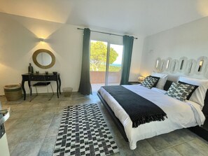 3 bedrooms, iron/ironing board, free WiFi, bed sheets - Villa 3 Chbres Avec vue Panoramique sur la Mer, Piscine Chauffée et Proche Plage (Porto vecchio)
