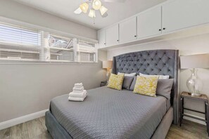 3 chambres, fer et planche à repasser, accès au Wi-Fi (inclus)