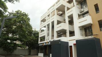 Majoituspaikan sisäänkäynti