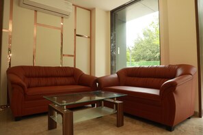 Lobby sitting area - Serenity By Monarch (Pune)