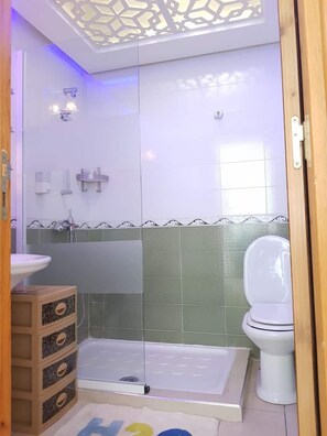 Bathroom - Appartement 2 Chambres, Résidence Maha Beach Avec Piscines (Cabo Negro)