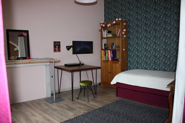 2 chambres, fer et planche Ă repasser, Wi-Fi gratuit, draps fournis
