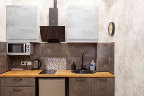 Apartment | Eigene Küche | Kühlschrank, Mikrowelle, Herdplatte, Hochstuhl