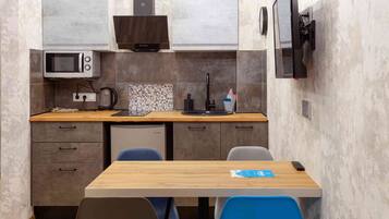 Apartment | Eigene Küche | Kühlschrank, Mikrowelle, Herdplatte, Hochstuhl