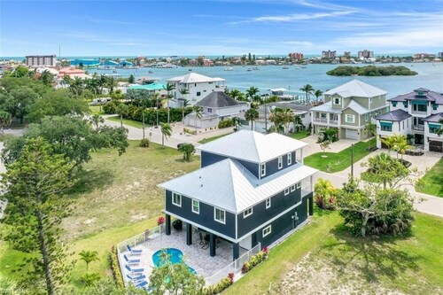 Pool House Walk to Beach & Margaritaville