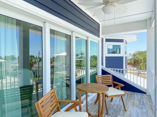 Pool House Walk to Beach & Margaritaville