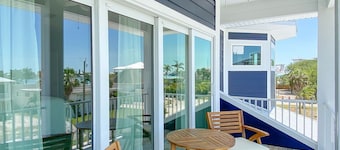 Pool House Walk to Beach & Margaritaville