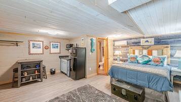 1 slaapkamer, een strijkplank/strijkijzer, wifi, beddengoed