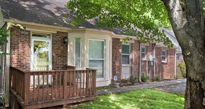 3 Bedroom house close to downtown and the airport with an amazing deck.
