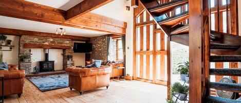 Smart-TV og stereoanlegg