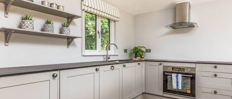 Fridge, oven, dishwasher, toaster