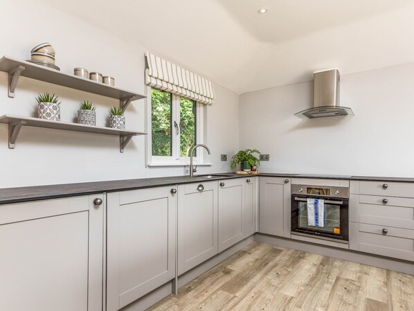 Fridge, oven, dishwasher, toaster