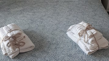 2 habitaciones, tabla de planchar con plancha y wifi