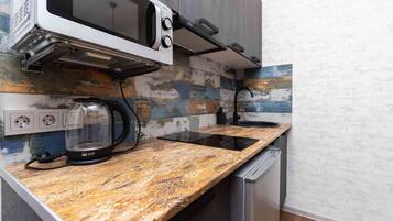 Apartment | Eigene Küche | Kühlschrank, Mikrowelle, Herdplatte, Hochstuhl