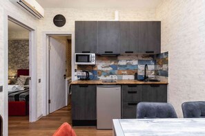 Apartment | Eigene Küche | Kühlschrank, Mikrowelle, Herdplatte, Hochstuhl