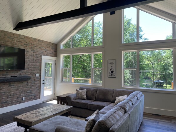 Smart TV, Netflix, juguetes y libros