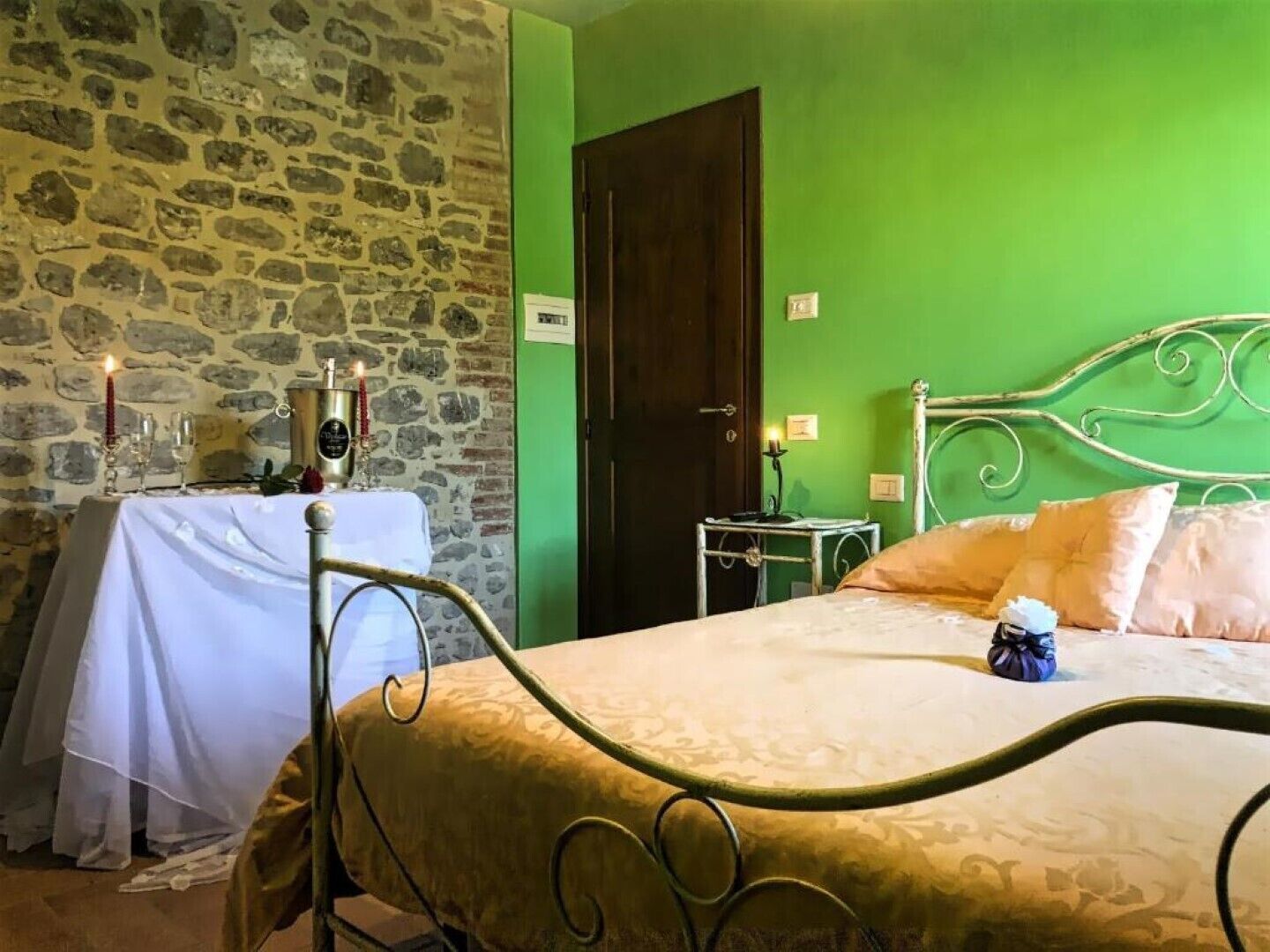 8 多间卧室、WiFi