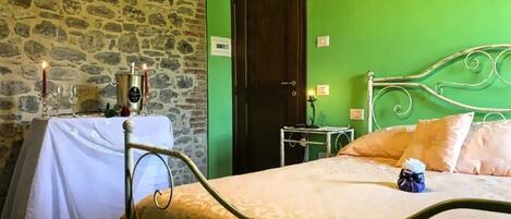 8 habitaciones y wifi