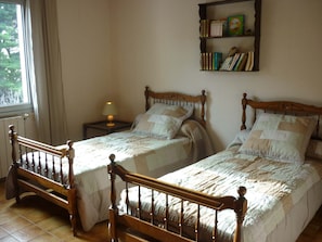 4 chambres, fer et planche à repasser, Wi-Fi gratuit
