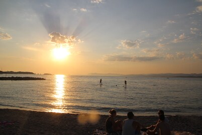 Villa 100 metres from Port du Brusc, the beach and shops