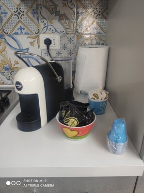 Kaffe og/eller kaffemaskine