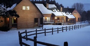 Exterior - Christmas in Christmas Mountain Village 3 Bedroom Townhome (Wisconsin Dells)