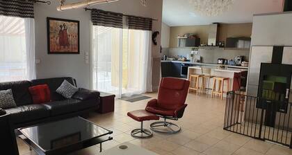 Maison avec piscine, climatisation et située à 2 pas du centre historique