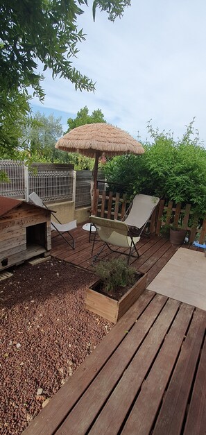 Terrace/patio - Maison Avec Piscine, Climatisation et Située à 2 pas du Centre Historique (Sommières)