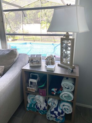 2 bedrooms, desk, iron/ironing board, travel crib